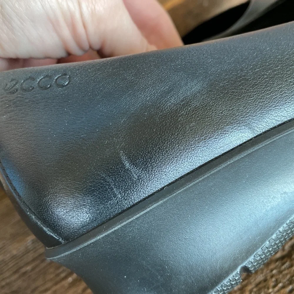 Ecco Black Slip On Leather Loafer